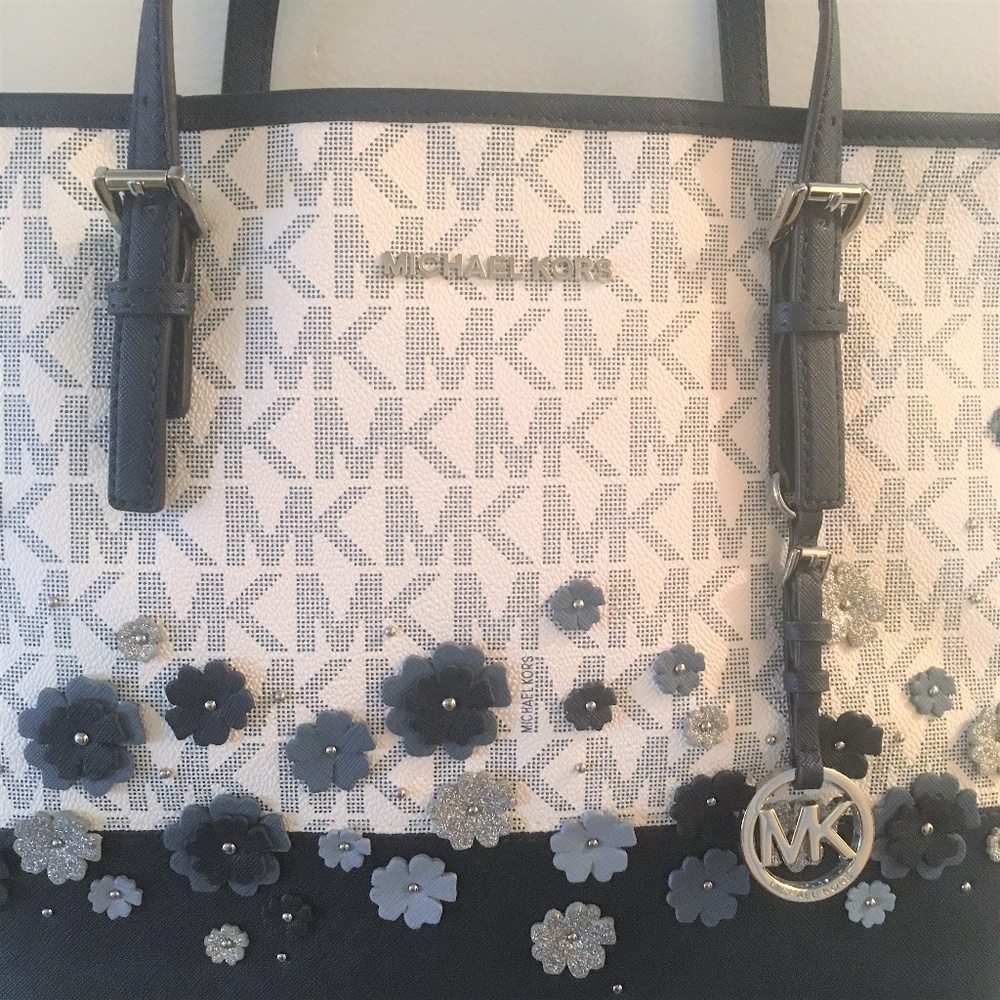 Michael Kors Carryall Tote - Navy Floral Bag - Picture 3 of 8